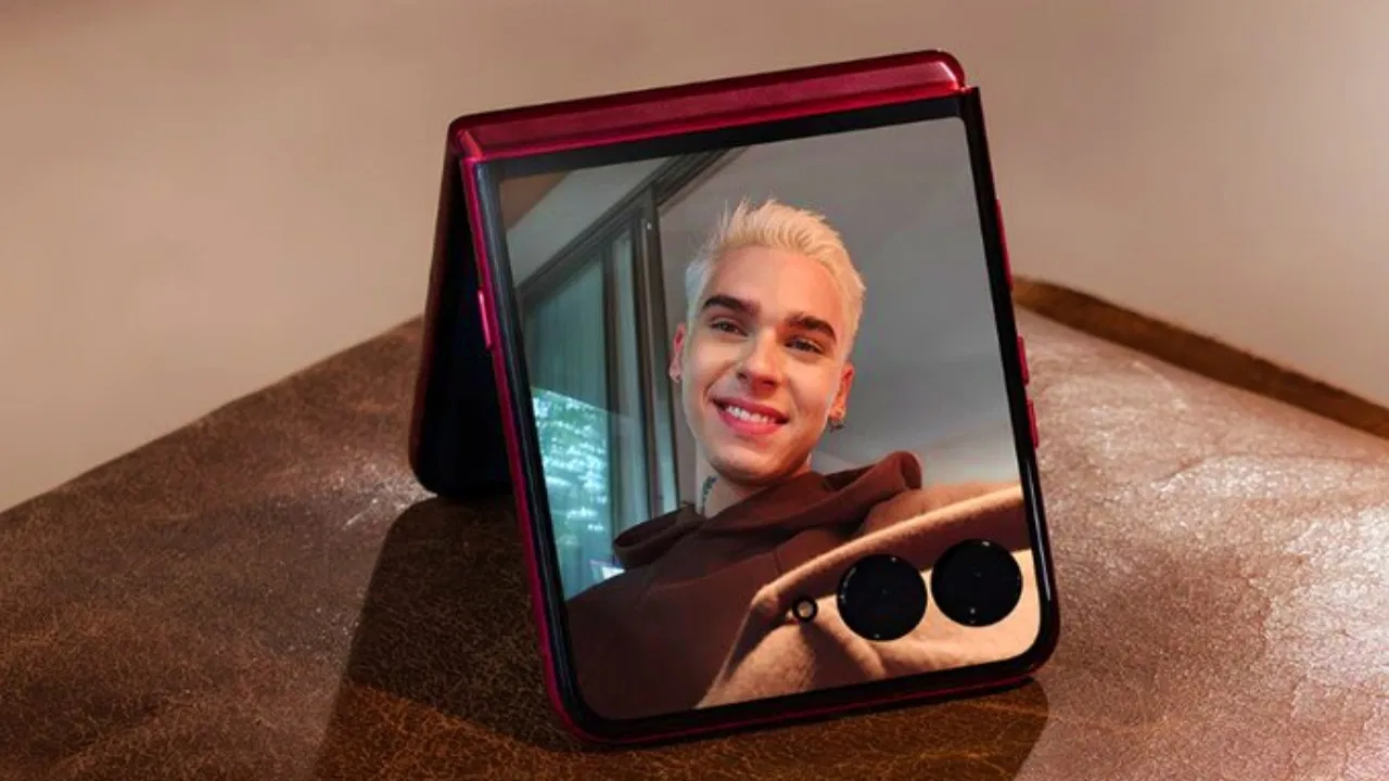 Motorola Razr 60 Ultra Launches in India to Rival Samsung’s Flip Phones — Packed with AI and Flagship Features